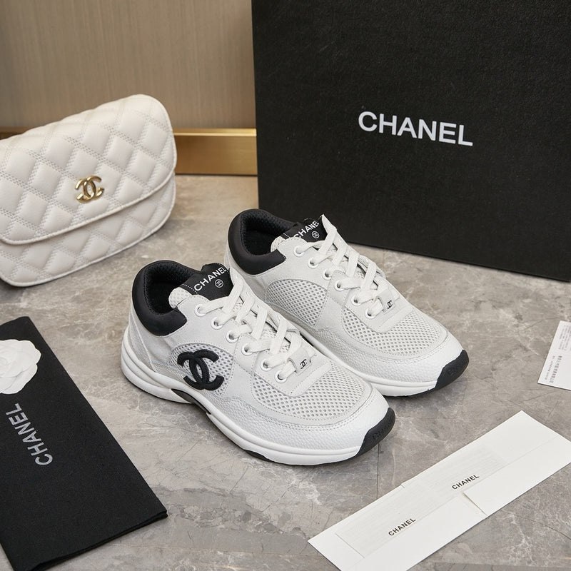 Sneakers blanches & noires